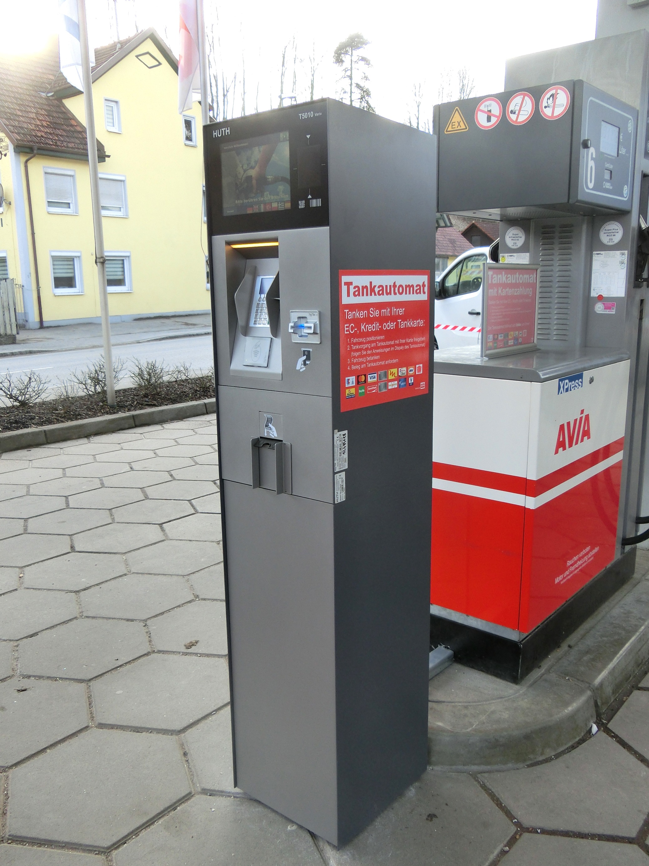 <b>AVIA</b> Xpress Tankstelle