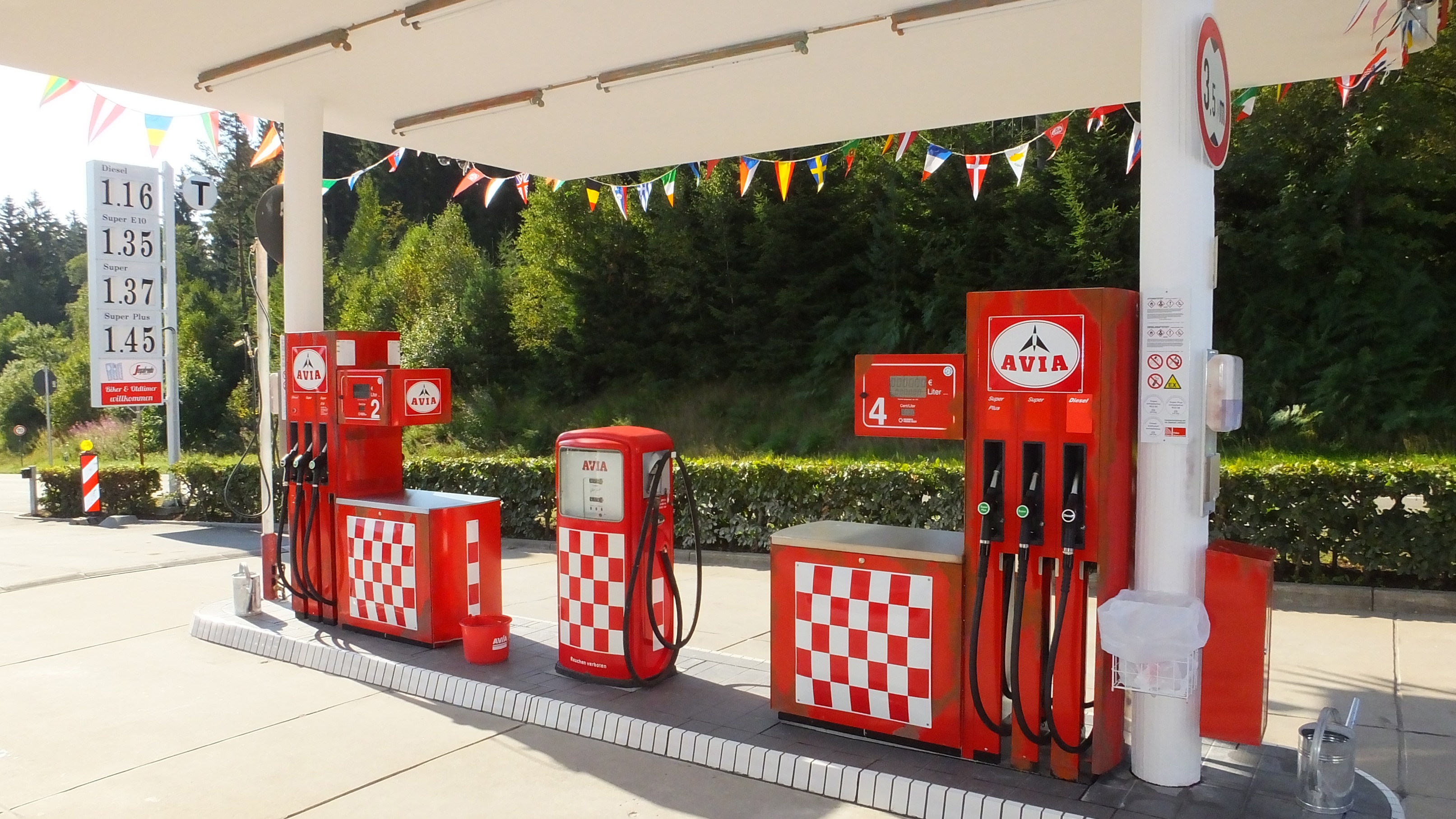 <b>AVIA</b> Tankstelle