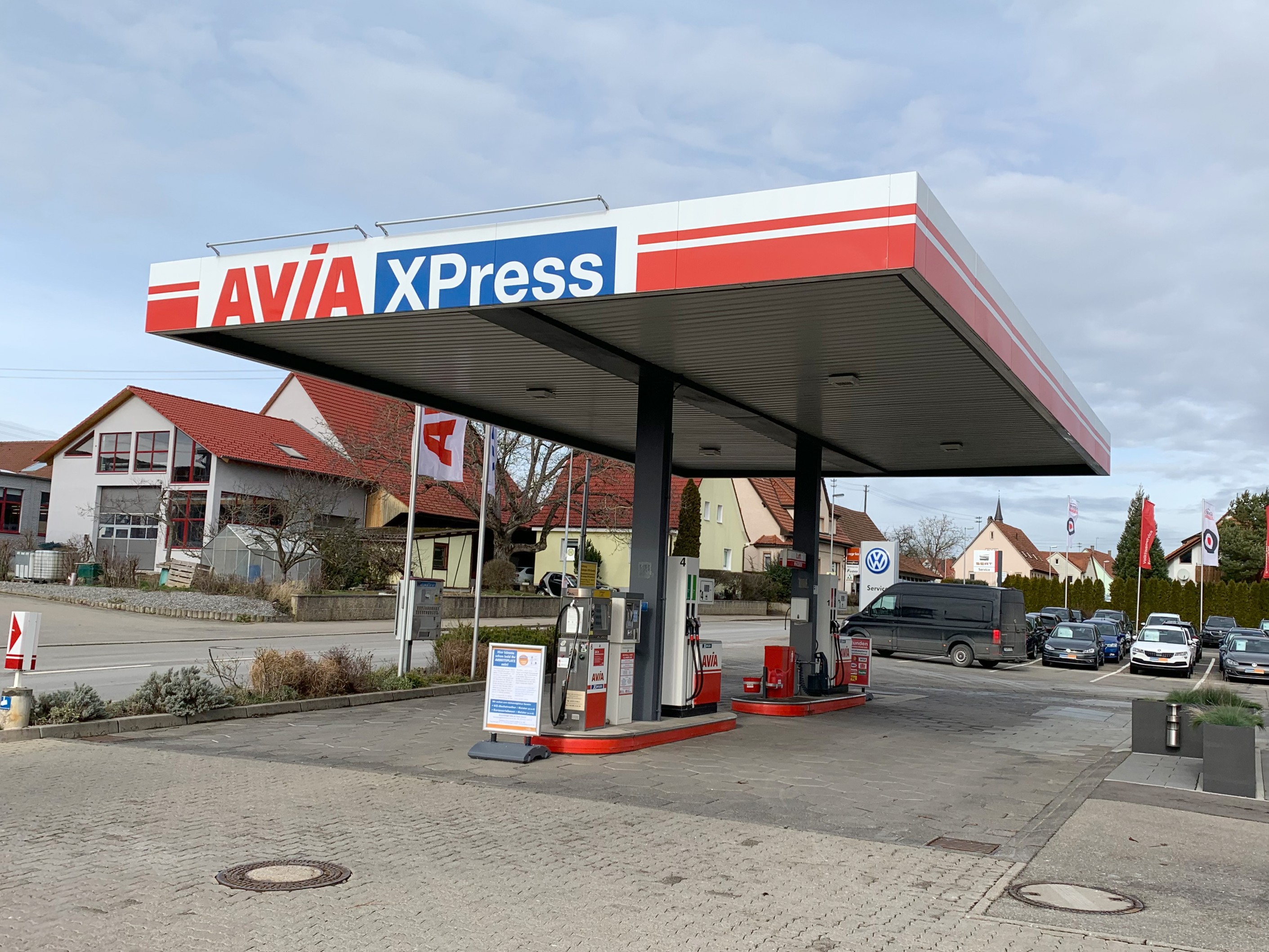 <b>AVIA</b> Xpress Automatenstation